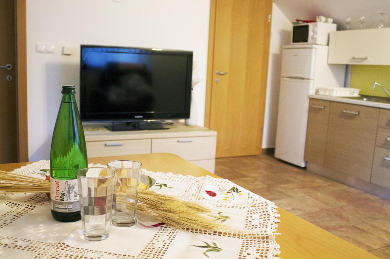 Apartma Pegaz 로가스카슬라티나 외부 사진