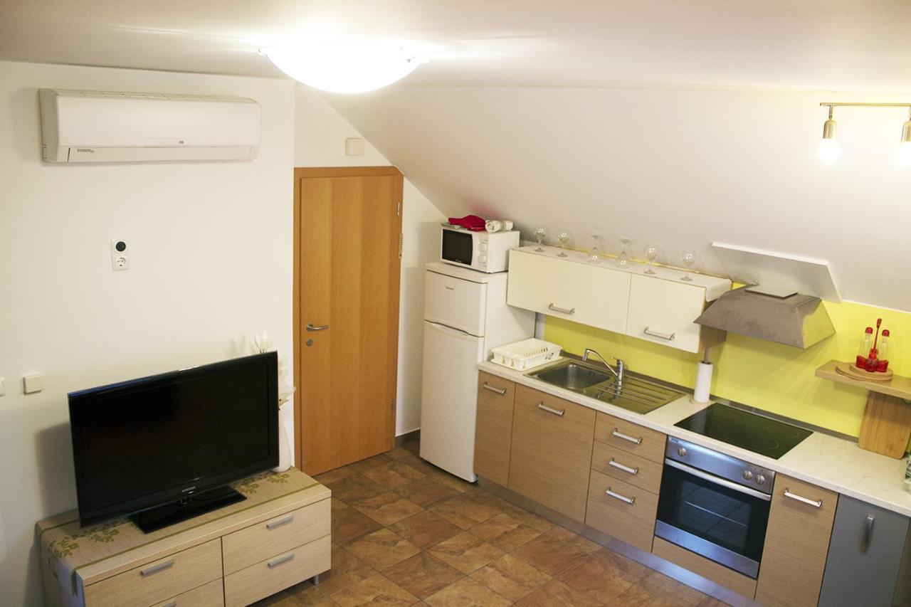 Apartma Pegaz 로가스카슬라티나 외부 사진